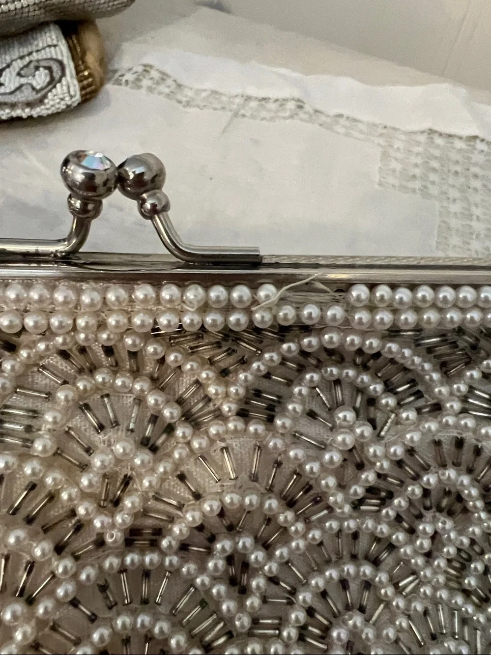 Lot Whiting & Davis mesh and unmarked beaded clutch purses